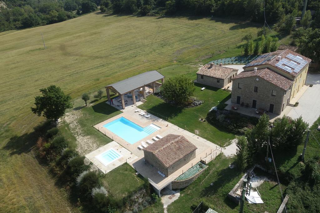 阿米克乡村住宿加早餐旅馆 Serra San Quirico 外观 照片