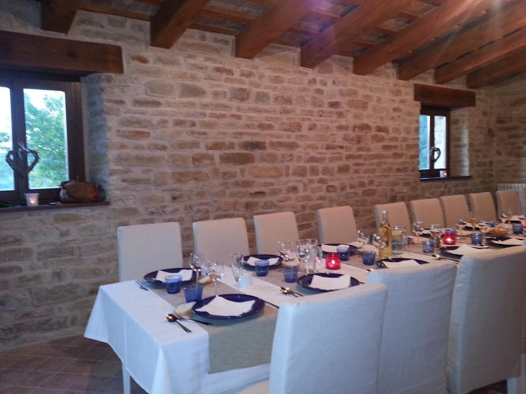 阿米克乡村住宿加早餐旅馆 Serra San Quirico 外观 照片
